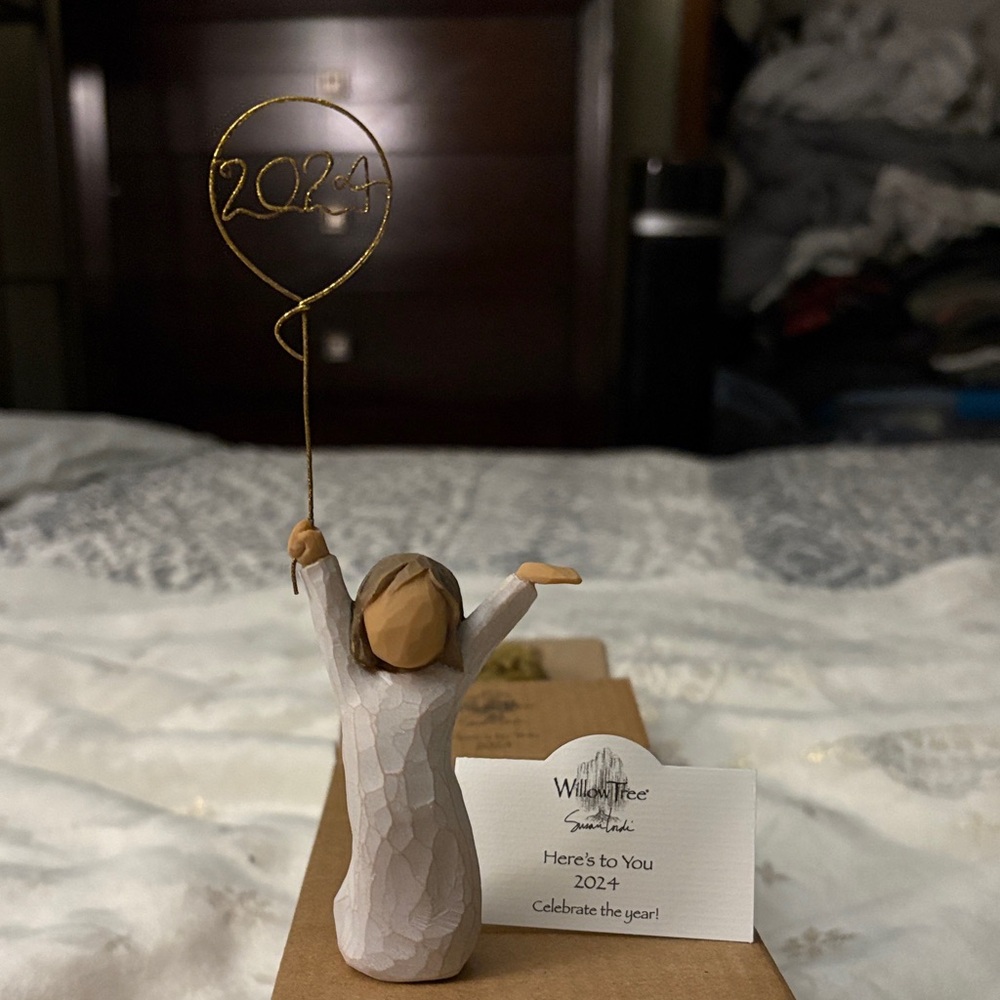 Willow Tree Here’s To You 2024 Figurine